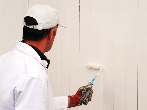 Painting a garage door white